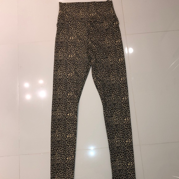 Cheetah print leggings size small - Picture 2 of 5